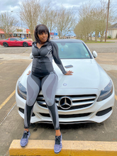 Load image into Gallery viewer, Glue-less 4x4 Closure Wig
